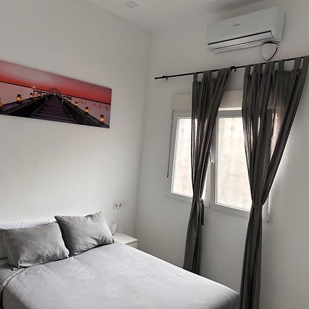 Apartamento En Planta Baja Cerca De La Playa En Бадалона Екстер'єр фото